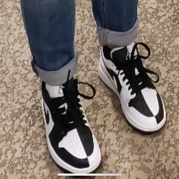 Jordan one - Picture 3 of 4